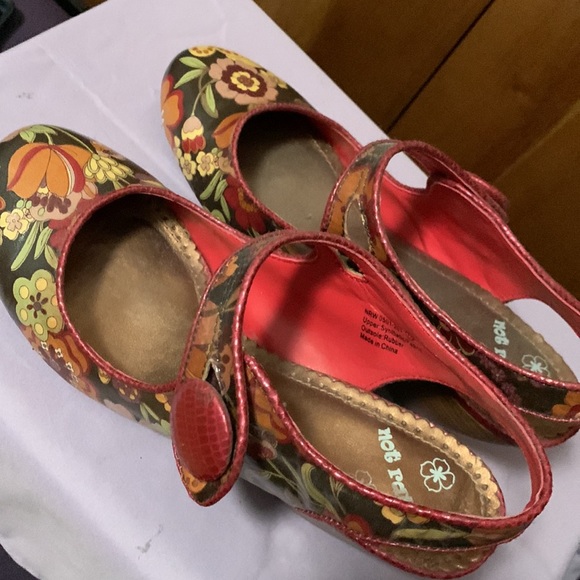 Not Rated unique stacked heel - Picture 2 of 6